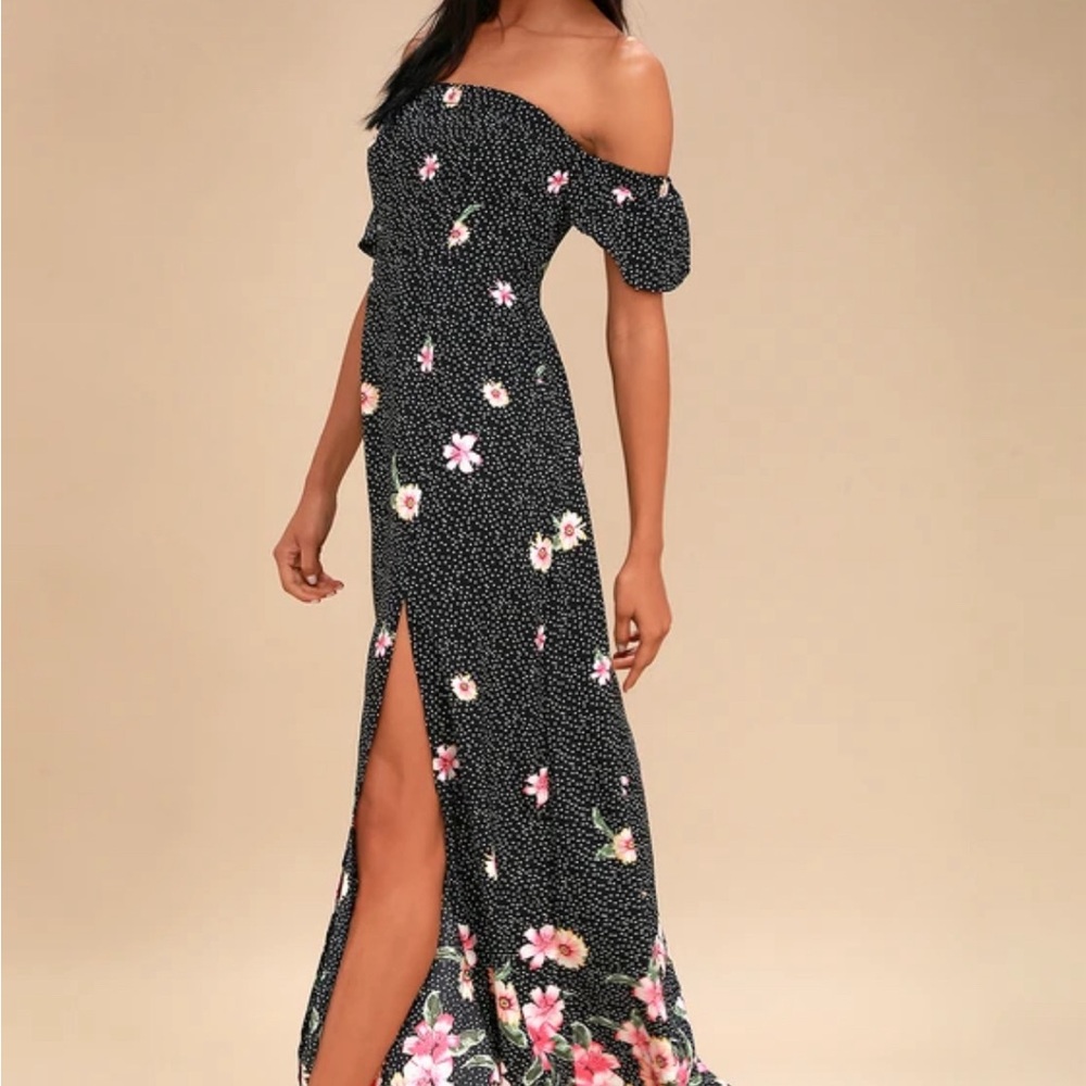 Dancing Daisies Black Floral Print Off-the-Shoulder Maxi Dress - size medium